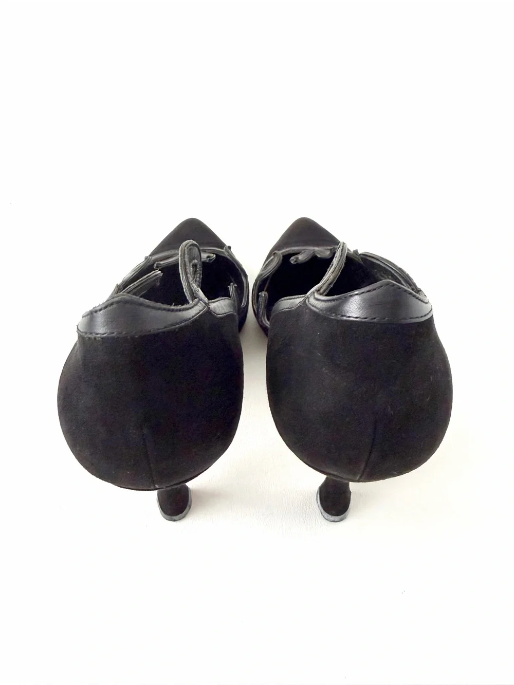 MANOLO BLAHNIK | Vintage Y2K Scroll Pumps Black Suede D’Orsay EU 36.5 US 6.5